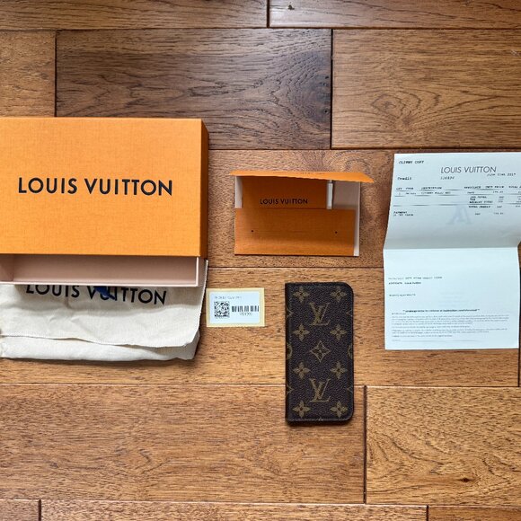 Louis Vuitton iPhone 7 Folio - Picture 1 of 4
